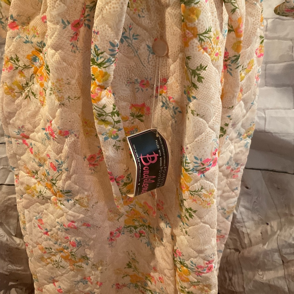“BONDILENE VINTAGE/ RETRO 70’s HOUSECOAT” NWT Floral Polyester Robe. - Picture 7 of 16